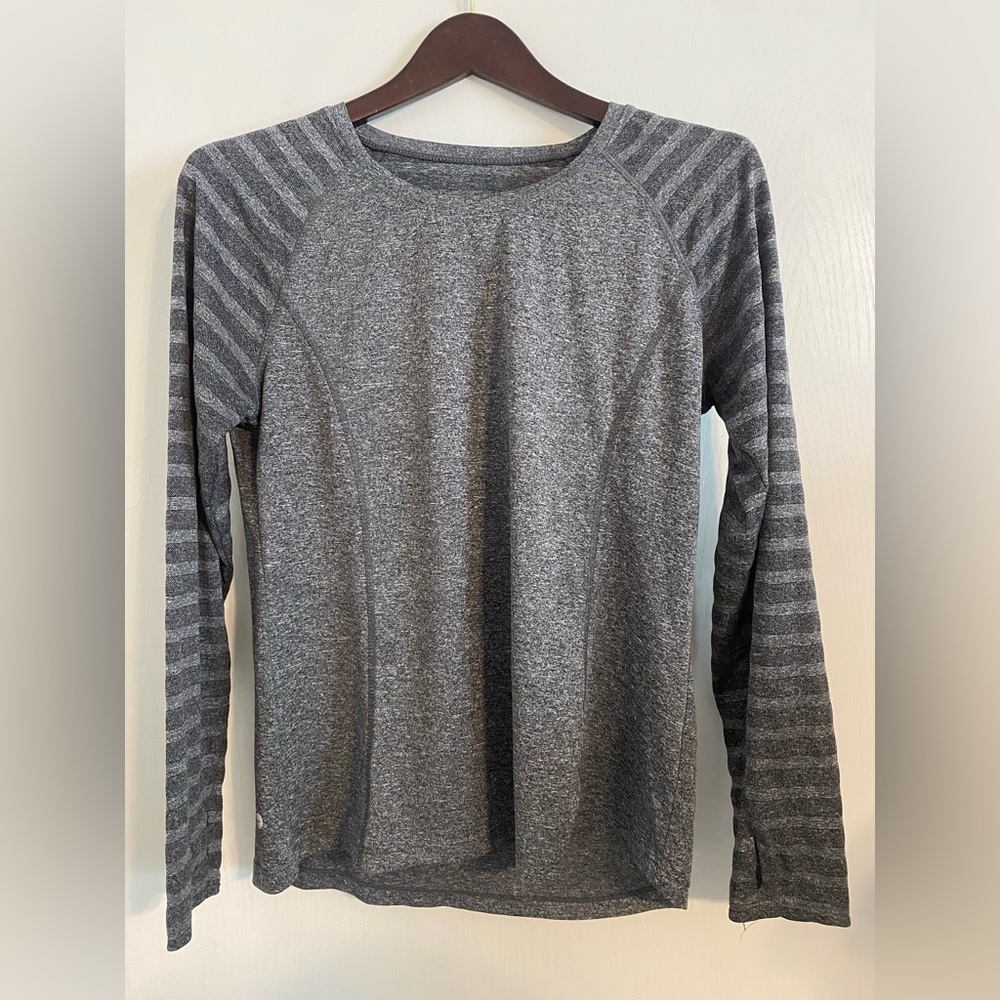 Avia Athletic Long Sleeve | Gray | Size: Medium |